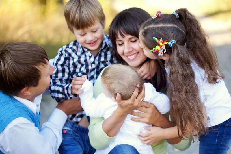 big-family-benefits-18-skills-you-learn-growing-up-in-a-big-family