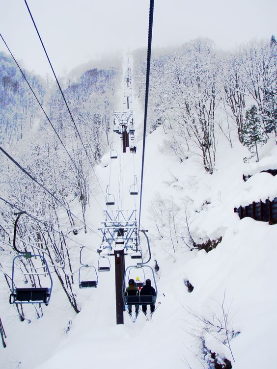 Skiing and snowboarding in Japan