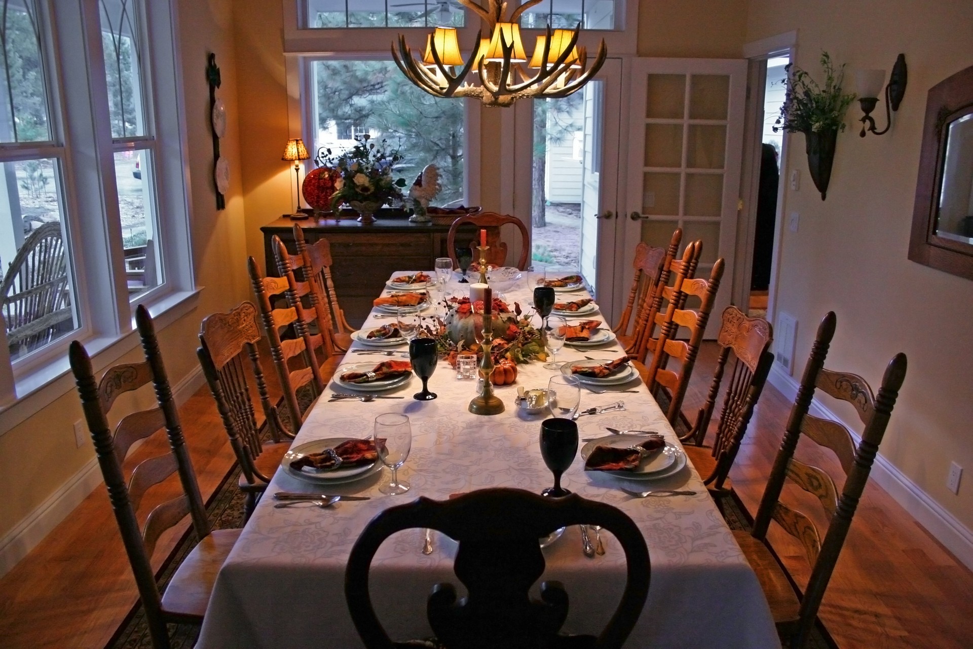 4 Festive Ways to Revamp Your Home for Thanksgiving