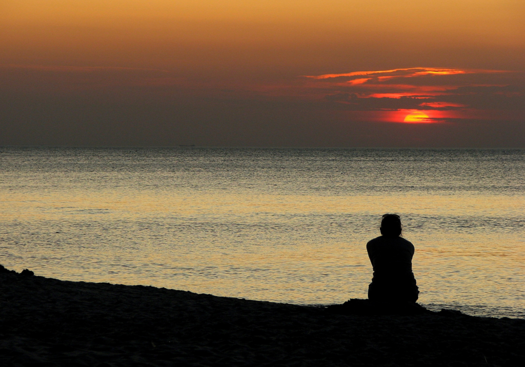 10 tips women conquering loneliness.